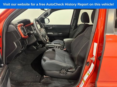 Used 2016 Toyota Tacoma TRD Sport AWD/4WD image 15