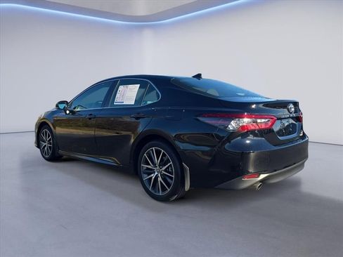 Used 2024 Toyota Camry XLE image 3