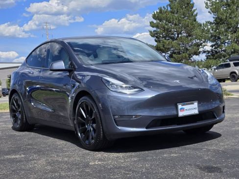 Used 2021 Tesla Model Y Long Range AWD/4WD image 2