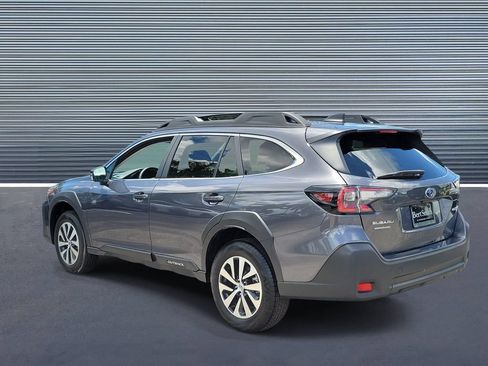 Used 2025 Subaru Outback Premium AWD/4WD image 4
