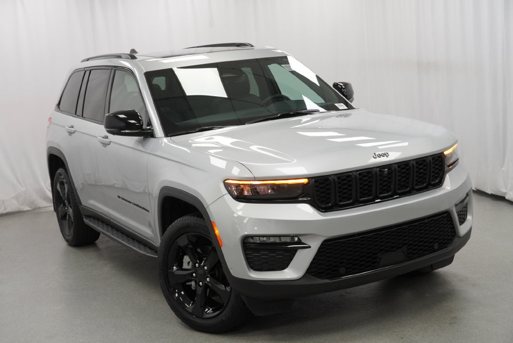 Certified 2025 Jeep Grand Cherokee Limited w/ Luxury Tech Group II AWD/4WD image 15