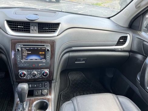 Used 2015 Chevrolet Traverse LT image 11
