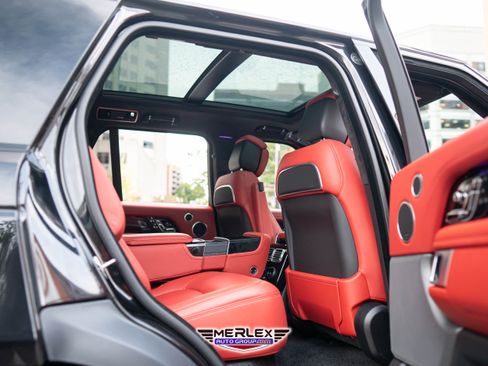 Used 2020 Land Rover Range Rover Autobiography image 19