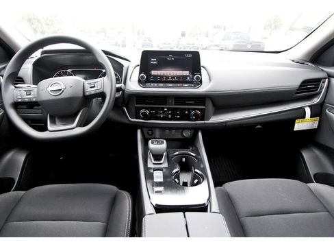 Used 2026 Nissan Rogue S FWD image 9