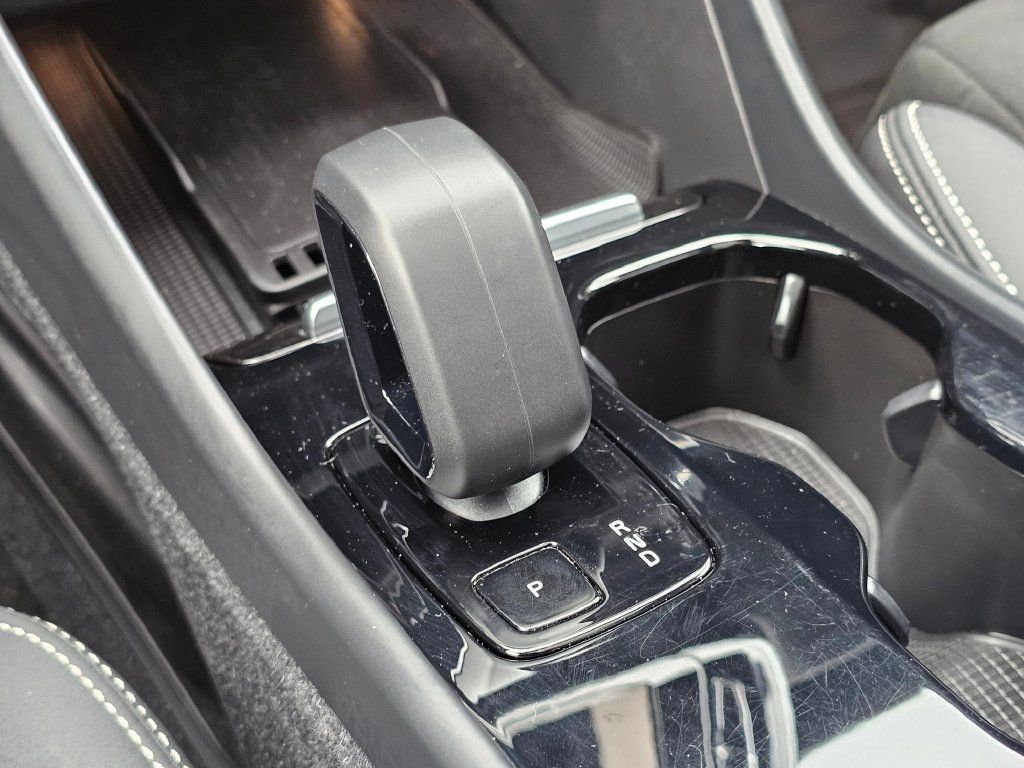 Used 2023 Volvo XC40 Recharge Ultimate AWD/4WD image 25