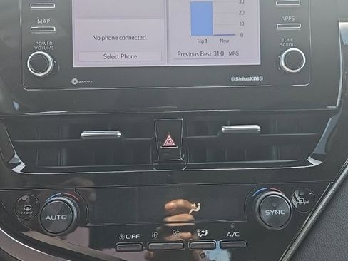 Used 2024 Toyota Camry SE image 16