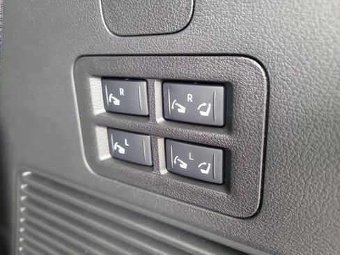 Used 2026 Nissan Armada SL w/ Captain's Chari Seat Package RWD image 9