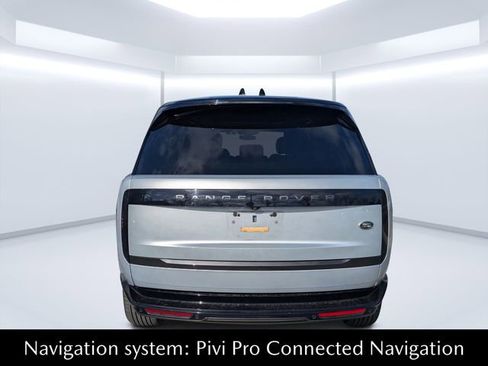 Used 2023 Land Rover Range Rover Long Wheelbase SE image 8