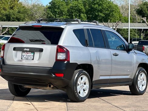 Used 2016 Jeep Compass Sport image 4