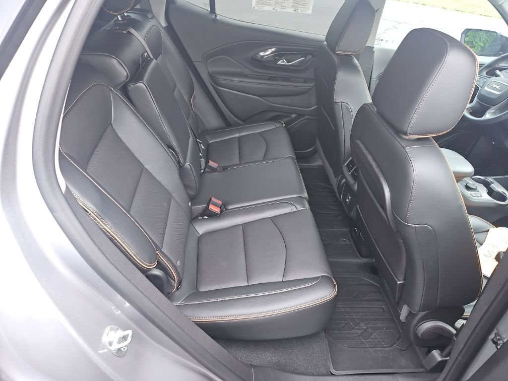 Used 2023 GMC Terrain AT4 w/ LPO, Floor Liner Package AWD/4WD image 27