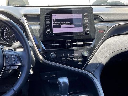Used 2021 Toyota Camry SE FWD image 5