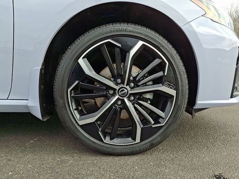 Certified 2025 Nissan Altima 2.5 SR image 9