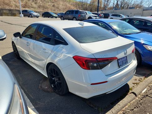 Used 2024 Honda Civic Sport image 3