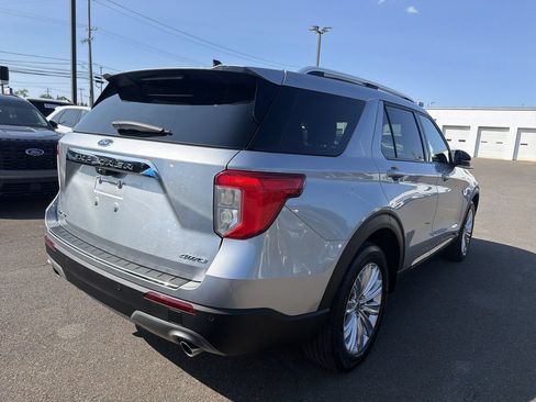 Used 2024 Ford Explorer Limited w/ Equipment Group 301A AWD/4WD image 5