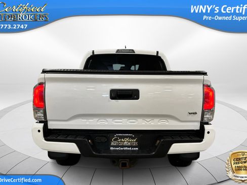 Used 2020 Toyota Tacoma TRD Sport image 8