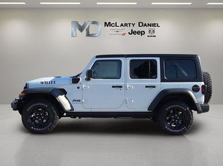 Used 2023 Jeep Wrangler Unlimited w/ 8.4" Radio Group AWD/4WD video 3