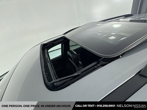 Used 2024 Chevrolet Traverse Premier w/ Redline Edition AWD/4WD image 23