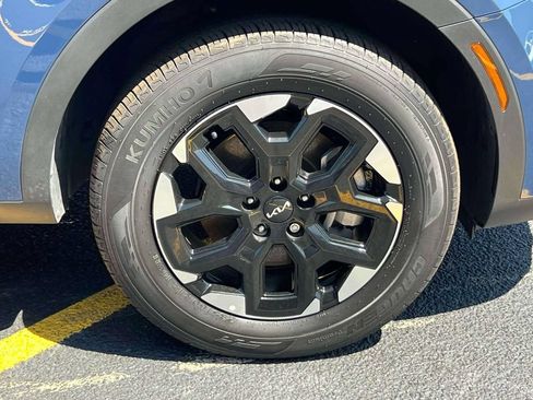 Certified 2025 Kia Sorento S AWD/4WD image 8