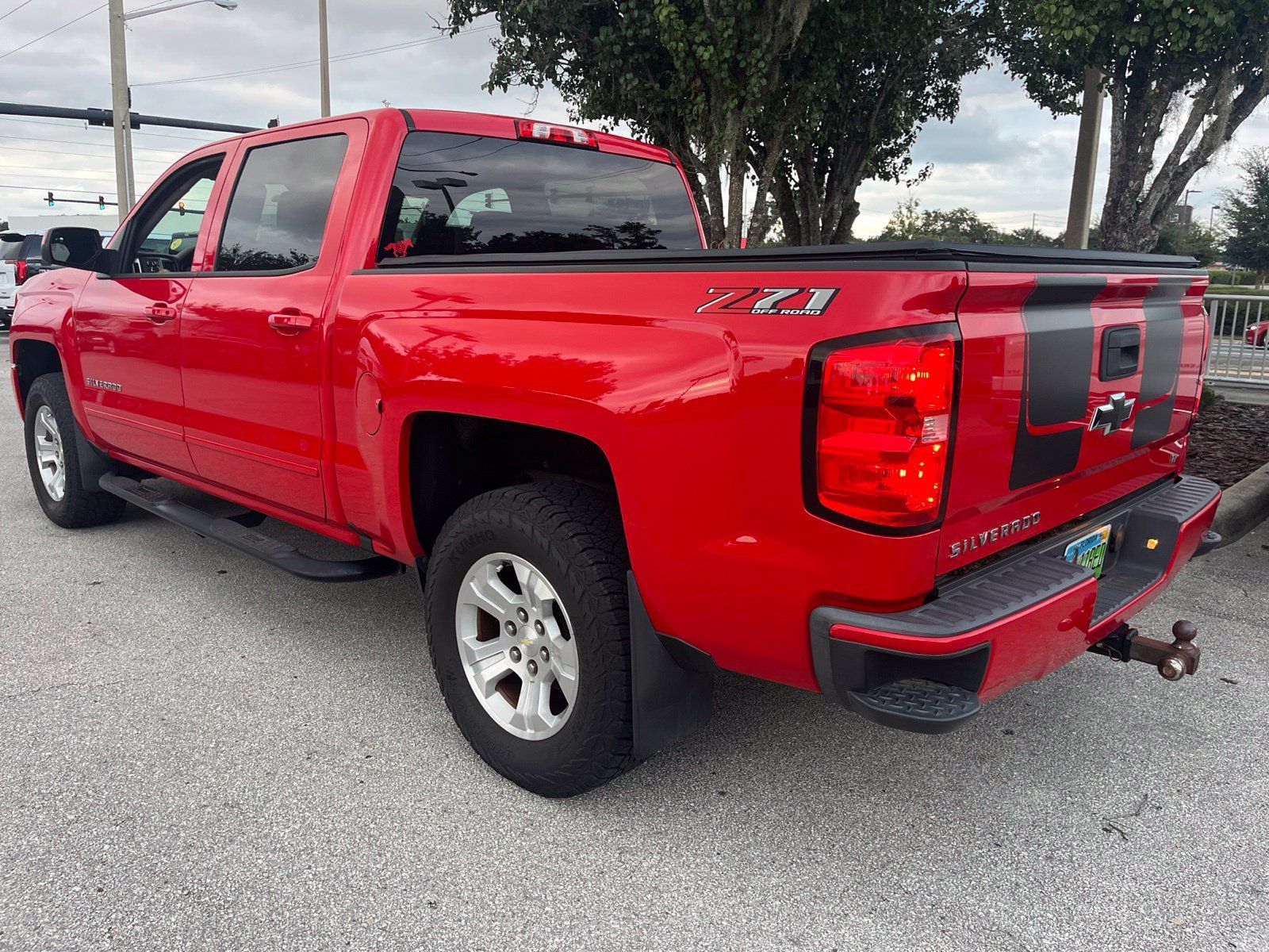 Used 2018 Chevrolet Silverado 1500 LT w/ All Star Edition AWD/4WD image 3