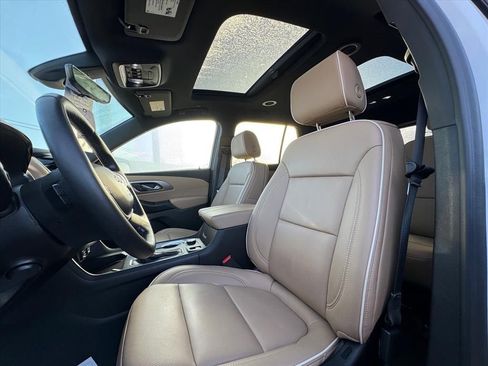Used 2023 Chevrolet Traverse Premier image 17