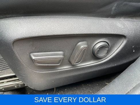 Used 2023 Toyota Highlander XLE FWD image 21