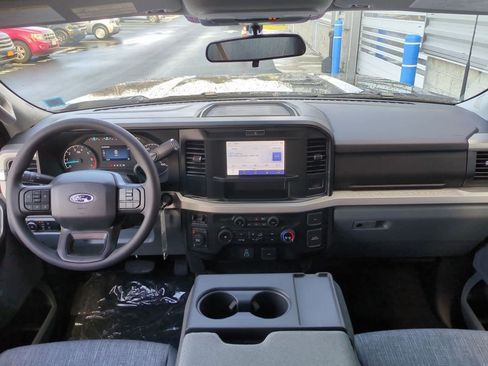 Used 2025 Ford F350 XLT w/ FX4 Off-Road Package image 16