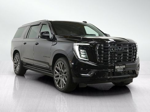 Used 2025 GMC Yukon XL Denali Ultimate AWD/4WD image 8