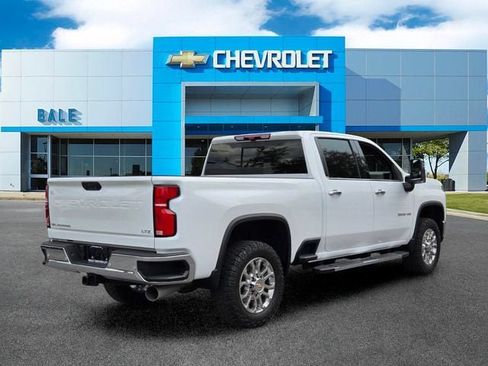 Used 2025 Chevrolet Silverado 3500 LTZ w/ LTZ Premium Package AWD/4WD image 3