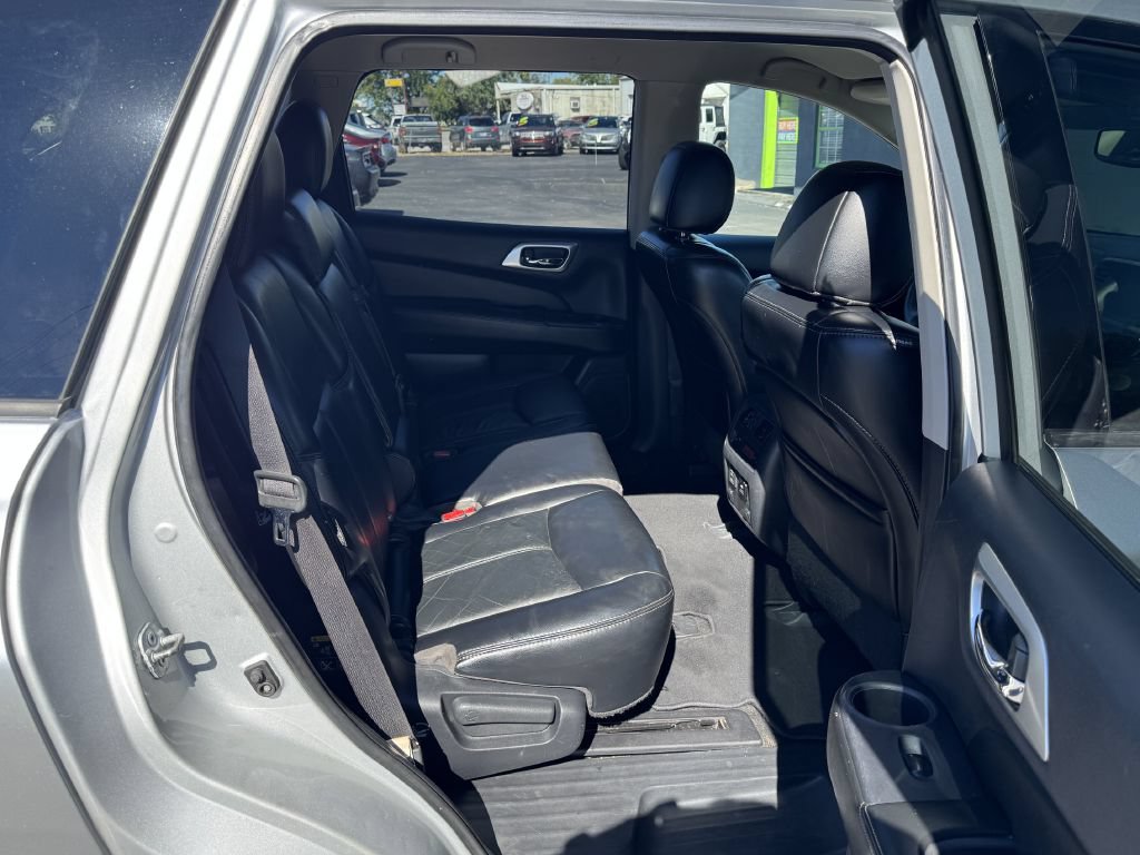 Used 2018 Nissan Pathfinder SL FWD image 10