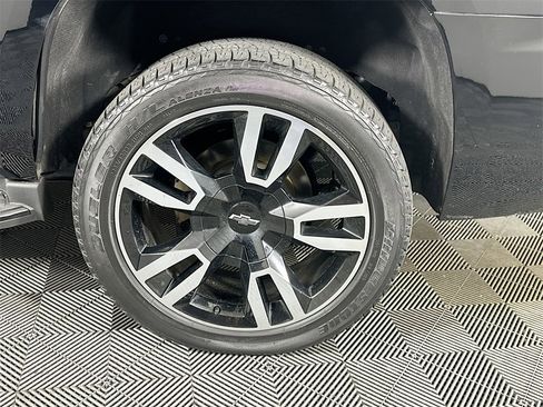 Used 2018 Chevrolet Tahoe Premier image 36