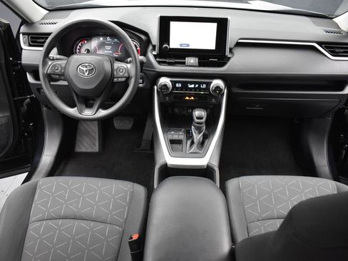 Used 2024 Toyota RAV4 XLE FWD image 12