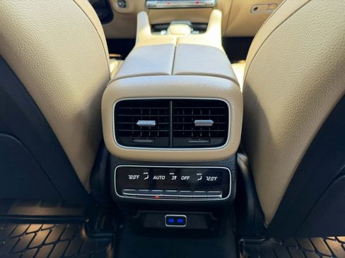 Used 2024 Mercedes-Benz GLS 580 GLS 580 image 34