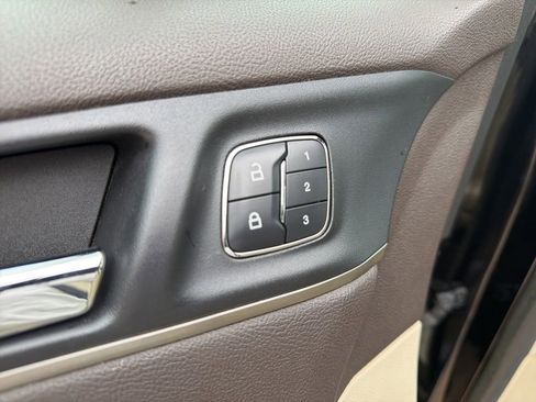 Used 2016 Lincoln MKC Select w/ Select Plus Package FWD image 26