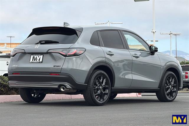 Used 2025 Honda HR-V Sport image 4