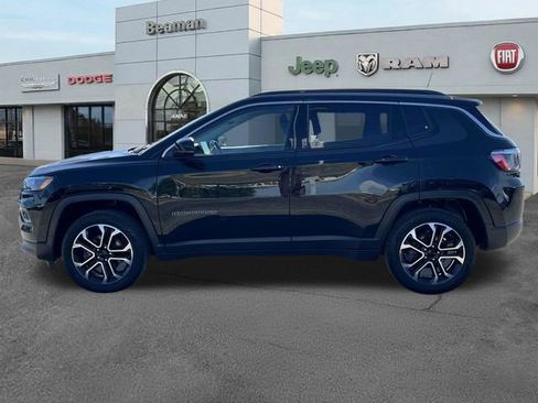 Used 2022 Jeep Compass Limited w/ Mopar Graphics Package AWD/4WD image 4