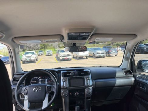 Used 2019 Toyota 4Runner SR5 AWD/4WD image 20