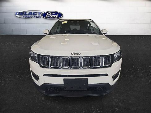 Used 2020 Jeep Compass Latitude w/ Cold Weather Group AWD/4WD image 10