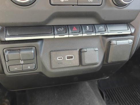 Used 2023 Chevrolet Silverado 2500 Custom w/ Custom Value Package image 19