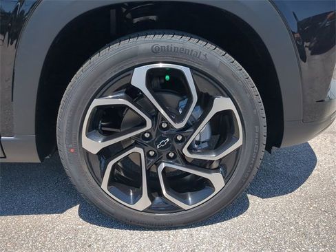 New 2025 Chevrolet Trax RS w/ Driver Confidence Package image 11