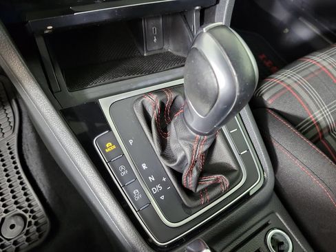 Used 2020 Volkswagen GTI S FWD image 29