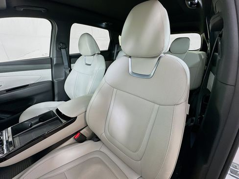 Used 2025 Hyundai Tucson Limited image 22