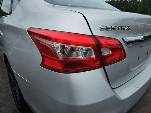 Used 2016 Nissan Sentra SV FWD image 37