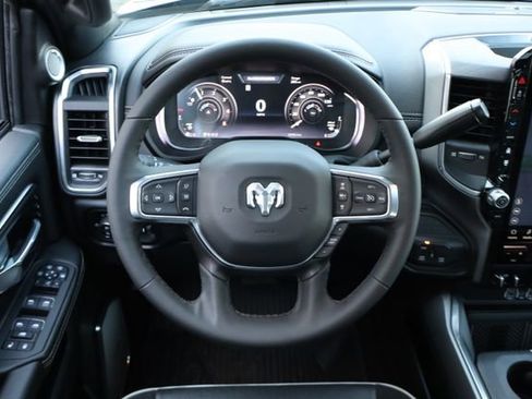 Used 2025 RAM 2500 Laramie AWD/4WD image 20