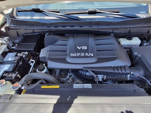 Used 2018 Nissan Titan SV w/ SV Convenience Package AWD/4WD image 21