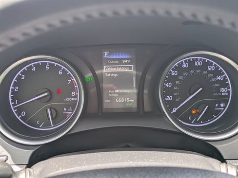 Used 2018 Toyota Camry SE w/ Convenience Package FWD image 25