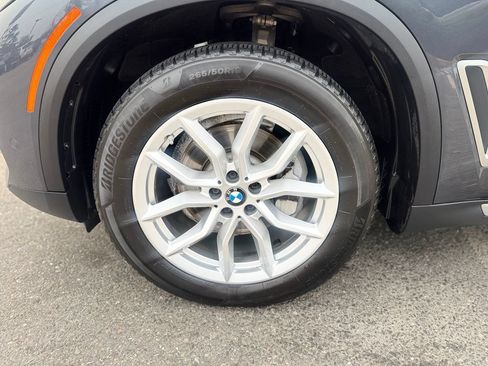 Used 2019 BMW X5 xDrive40i w/ Convenience Package AWD/4WD image 3