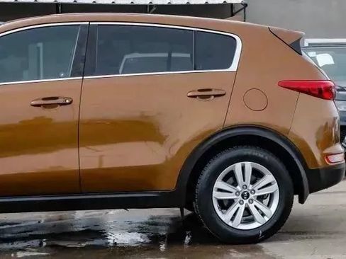 Used 2019 Kia Sportage LX FWD image 17