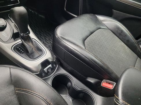 Used 2018 Jeep Compass Latitude AWD/4WD image 26