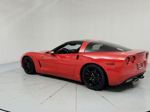 Used 2007 Chevrolet Corvette Coupe w/ Preferred Equipment Group RWD image 3