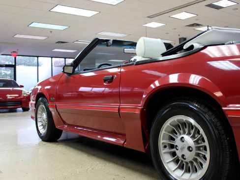 Used 1987 Ford Mustang GT image 27